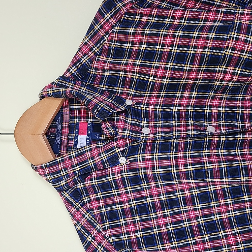 Tommy Hilfiger Men's Plaid, Casual, Button Down, Long Sleeve Shirt, Size Medium